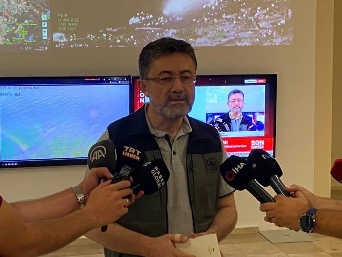 Bakan Yumaklı: “Yangının İlerlemesini Durdurduk. Düne Göre Daha Avantajlıyız”