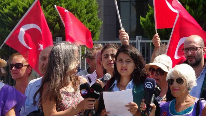 Cinsiyet Değişikliği Ameliyatına Onay Verdikleri İddiasıyla İstanbul Üniversitesi Ve Tıp Etik Kurulu Hakkında Suç Duyurusu