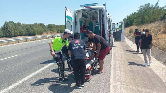 Böyle Kaza Bin De Bir Olur: Motosikletiyle Babasının Arabasına Çarptı