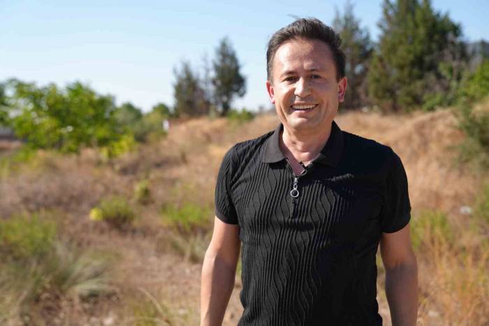 İbb’nin Metruk Tuzla Metro İstasyonu İnşaat Alanında Tbm Çıkışını Bekleyen Dr. Şadi Yazıcı Hayal Kırıklığı Yaşadı