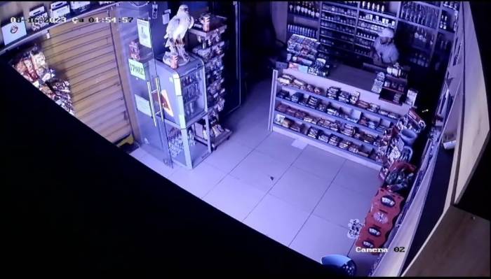 İzmir’de 3 İş Yerini Soyup Serbest Kalan Şüphelilere Yakalama Kararı