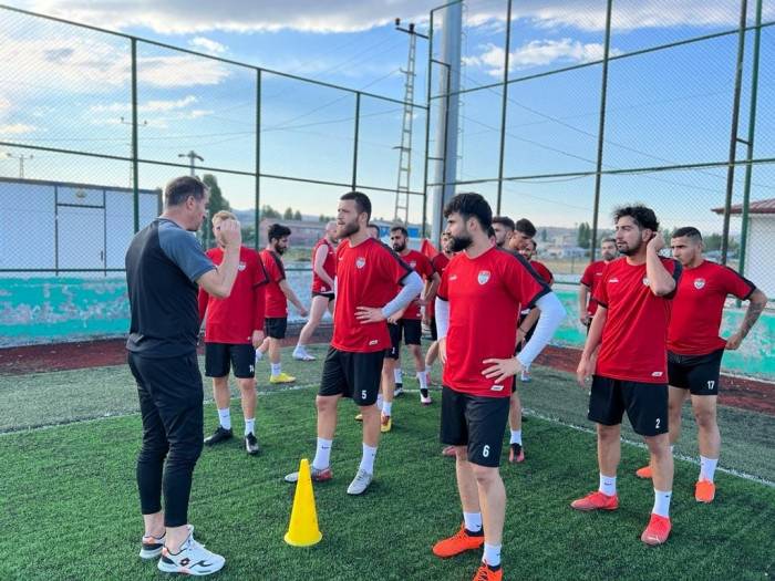 Kars 36 Spor’un Sezon Öncesi Hazırlıkları Sürüyor