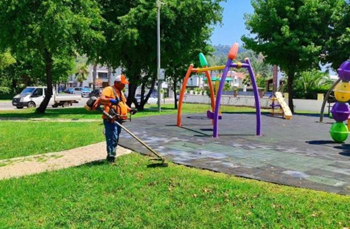 Marmaris Park Bahçeler Ekipleri Durmak Bilmiyor