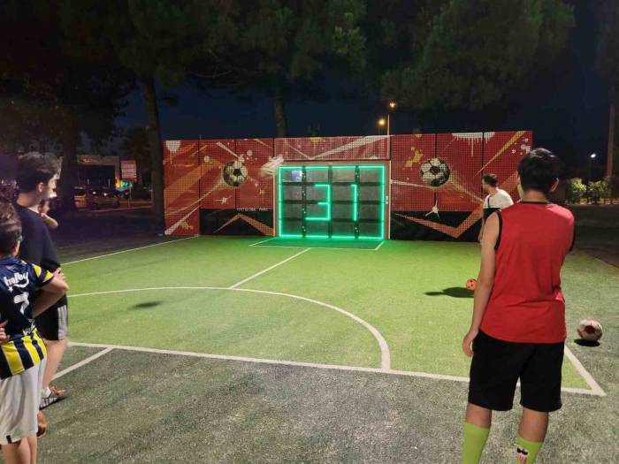 Elektronik Futbol Kalesine Yoğun İlgi