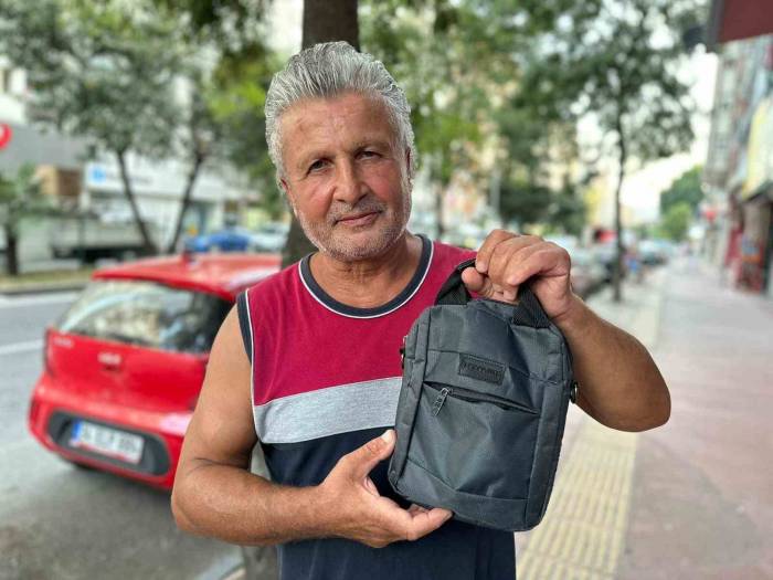 Bulduğu Yüklü Miktardaki Paranın Sahibini Arıyor