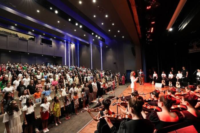 Şehitkamil Sanat Merkezi Çocuk Orkestrası İlk Konserini Verdi