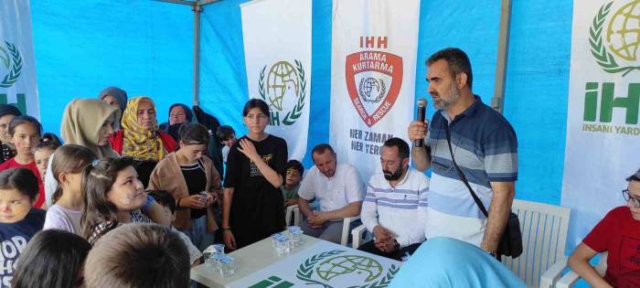 Simav İhh’dan Yetim Programı Ve Çocuk Şenliği