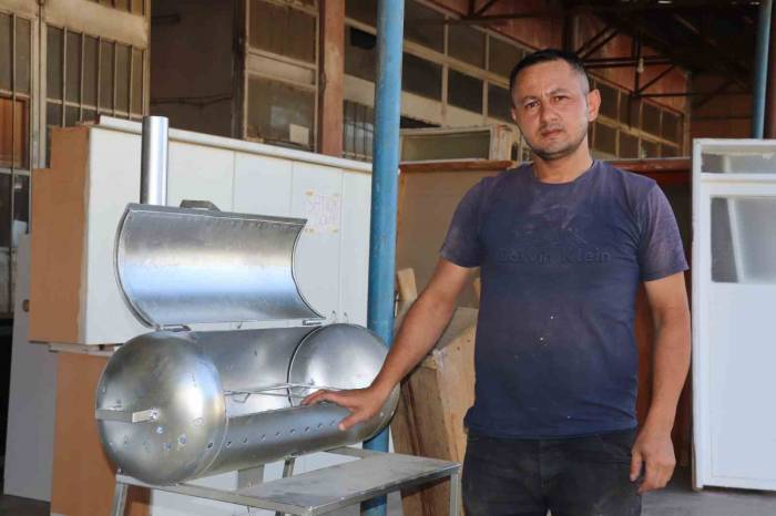 İnternette Video İzlerken Aklına Geldi, Hurdaları Maddi Kazanca Dönüştürdü