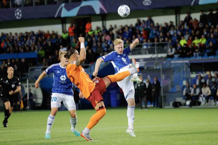 Uefa Şampiyonlar Ligi: Molde: 1 - Galatasaray: 2 (İlk Yarı)