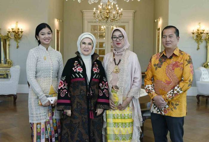 Emine Erdoğan, Görev Süresi Dolacak Büyükelçi Ve Eşleriyle Bir Araya Geldi