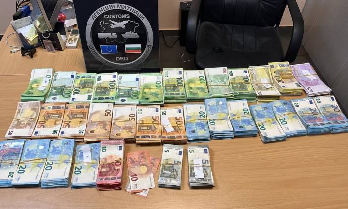 Hollanda’dan Türkiye’ye Gelen Tırda 200 Bin Euro Ele Geçirildi