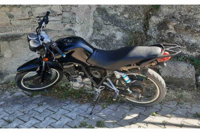 Motosikletlere Dadanan 2 Çocuk Yakalandı