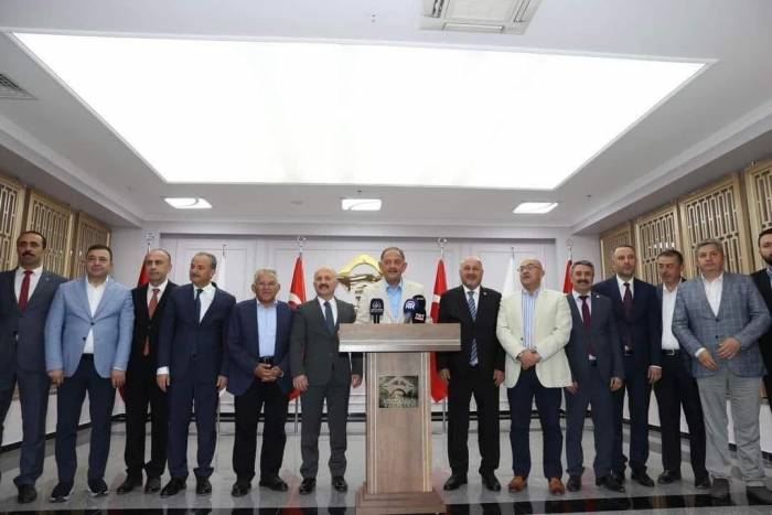 Kayseri Osb Yönetimi Adıyaman’da Deprem Konutları Temel Atma Törenine Katıldı