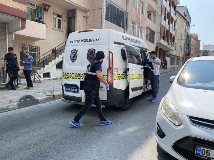 Küçükçekmece’de, Boşanma Aşamasındaki Eşini Silahla Vurdu