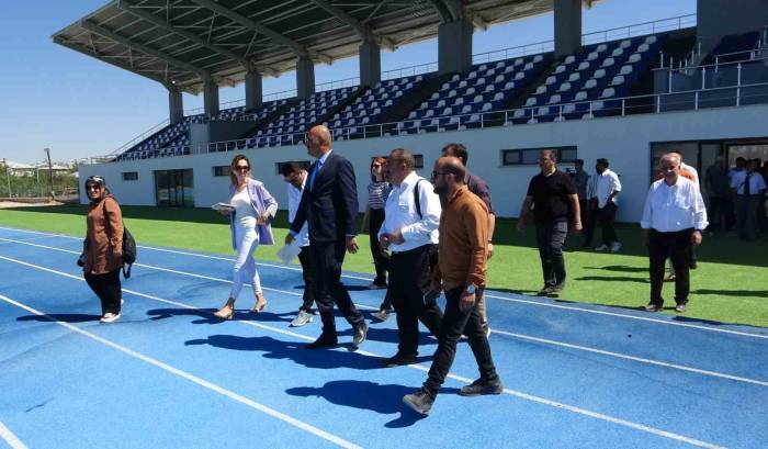 İpekyolu Belediyesi Halkı Van Gölü’yle Buluşturuyor