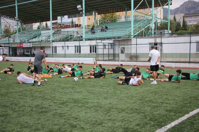 Genç Horozlar Lige İyi Başlamak İstiyor