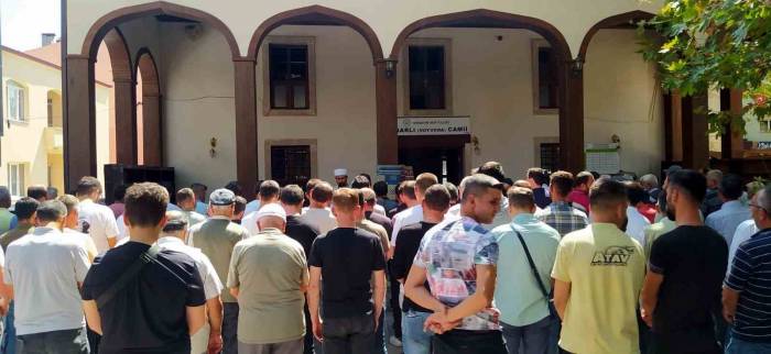 İznik Gölü’nde Boğulan Yusuf Son Yolculuğuna Dualarla Uğurlandı