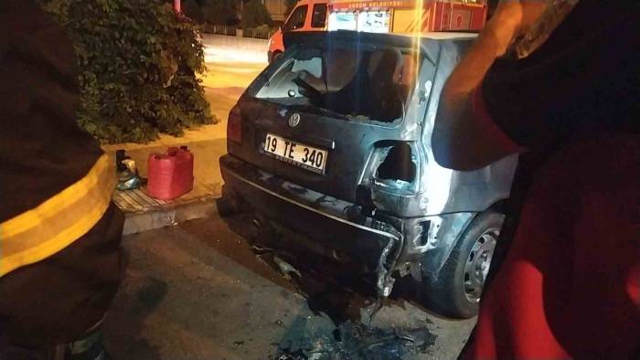 Çorum’da Park Halindeki Otomobil Yandı