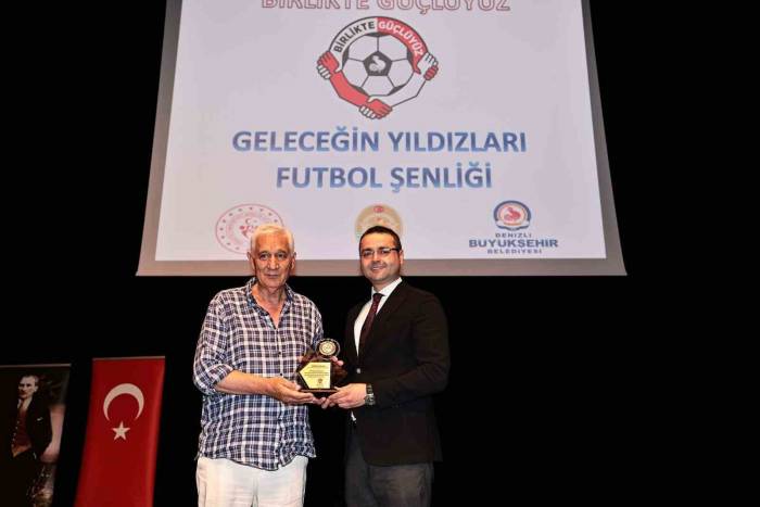 Geleceğin Yıldızları Madalyalarını Aldı