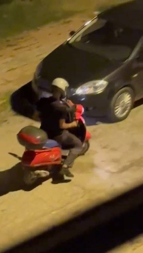 Sakin Bir Şekilde Geldi, Motosikleti Çalarak Kayıplara Karıştı