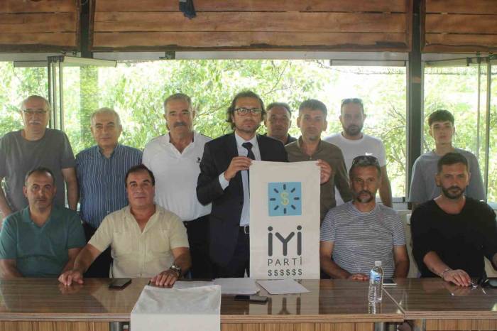 İyi Parti’den İstifa Eden Başkan: “Akşener Ve Ekibi Para Kazanmak İçin Parti Kurmuşlar”