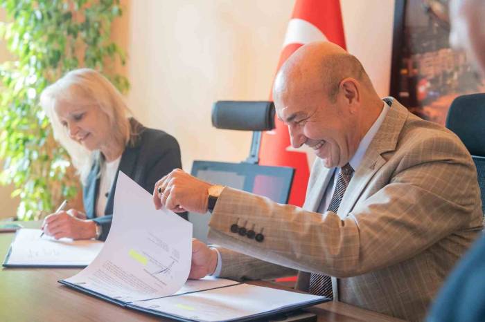 Narlıdere Metrosu İçin Son Kredi İmzası Da Atıldı