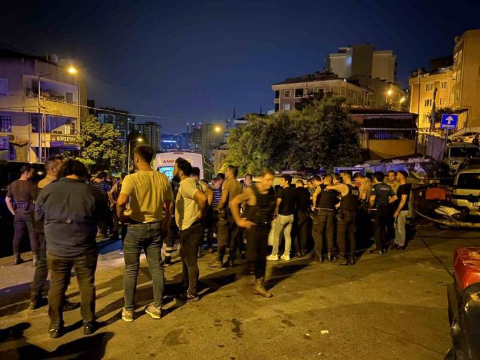 Kağıthane’de Hareketli Dakikalar: 2 Polisin Yaralandığı Çatışma Kameralara Yansıdı