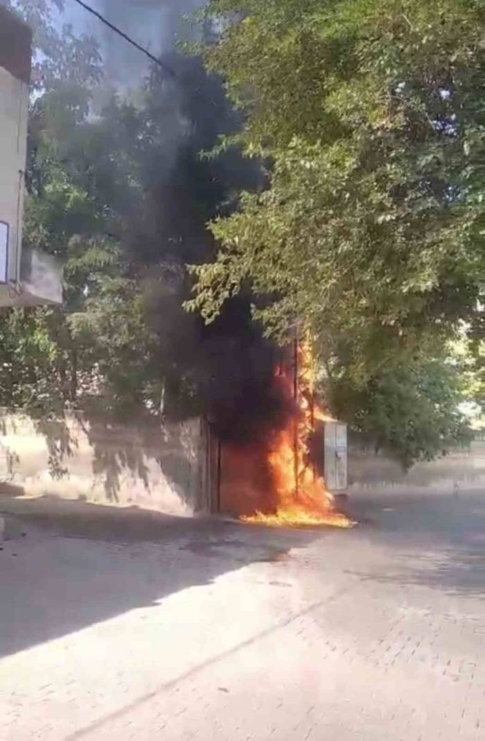 Yanan Trafo Paniğe Neden Oldu