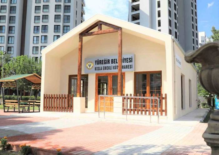 Yüreğir’de Emeklilere ‘Emekli Kütüphanesi’ Açıldı