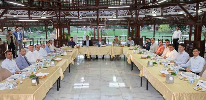 Tayini Çıkan Mülki İdare Amirlerine Veda Yemeği