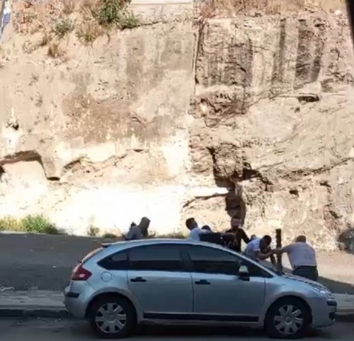 Bursa’daki 4 Kişinin Yaralandığı Silahlı Kavga Kamerada