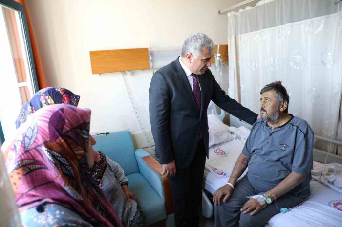 Şehit Babasına Hastanede Ziyaret