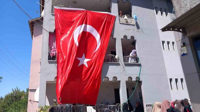 Şehidin Baba Ocağına Ateş Düştü