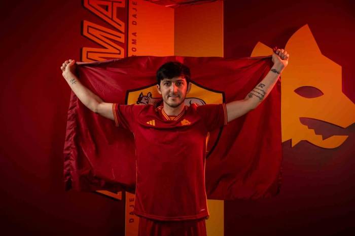 Roma, Sardar Azmoun’u Kadrosuna Kattı