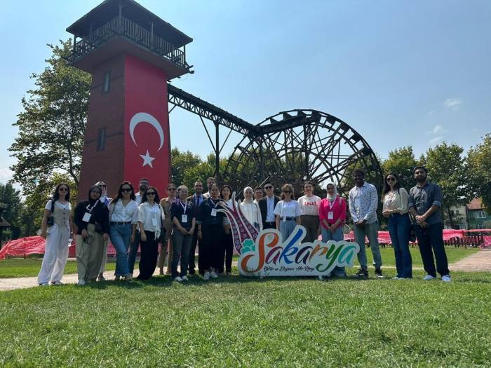 18 Ülkeden 21 Genç, Sakarya Büyükşehir’in Örnek Projelerini Tanıdı
