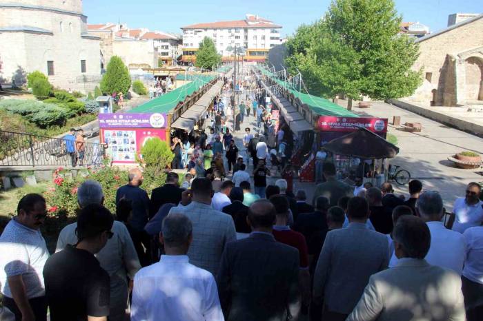 Sivas Kitaba Doyacak