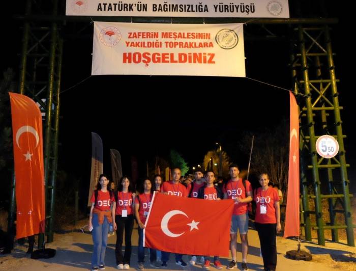 Deü ‘Zafer Yürüyüşü’ İçin Kocatepe’de