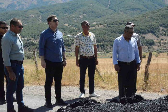 Yedisu’da Köy Yollarının Bakım Onarımı Yapılıyor