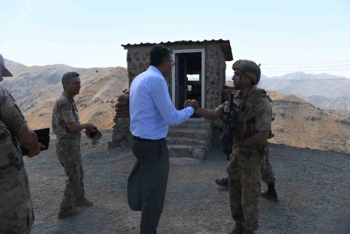 Vali Ali Çelik 2 Bin 935 Rakımlı Üs Bölgeleri Ziyaret Etti