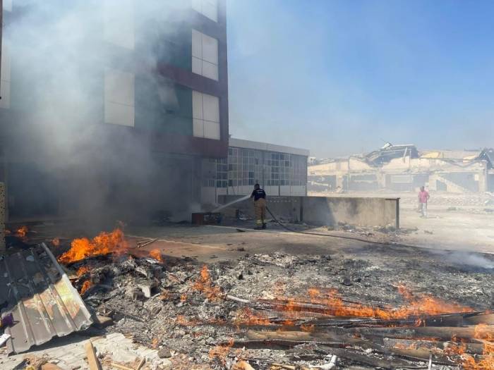 Antakya’nın Farklı Yerlerindeki Yangınlar Söndürüldü