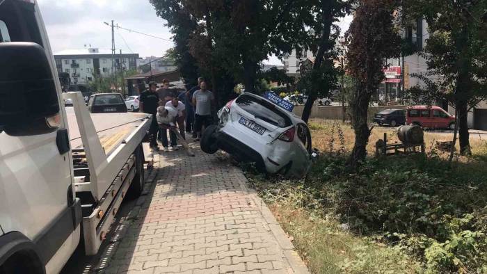 Aşırı Hız Kaza Getirdi