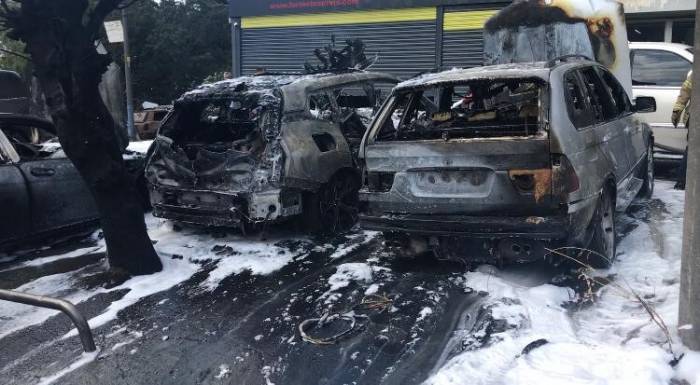 Sarıyer’de Yangın Paniği: Araçlar Küle Döndü