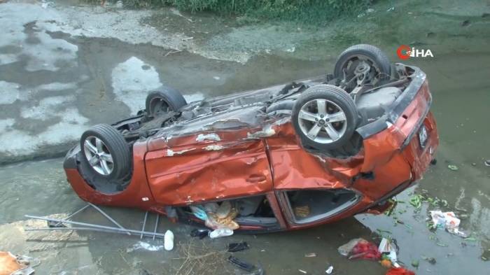 Küçükçekmece’de Araç Dereye Uçtu: 8 Yaralı