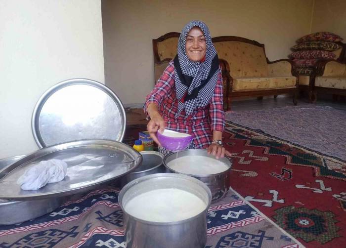 Köyünde Yaptığı Peynir Geçim Kaynağı Oldu