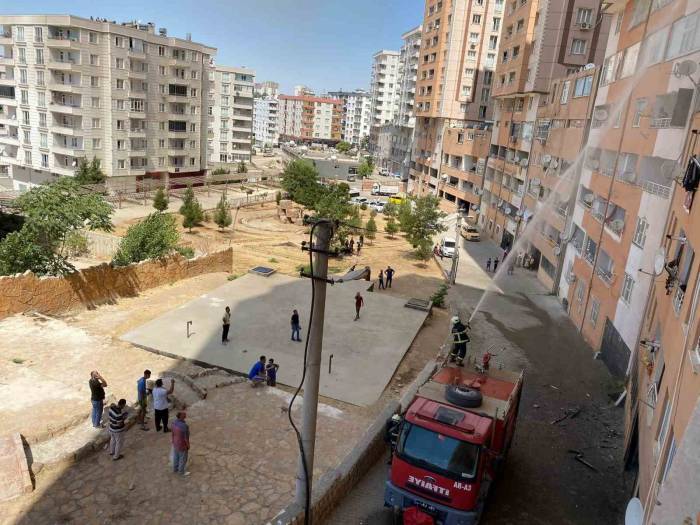 Artuklu’da Ev Ve İş Yerinde Yangın