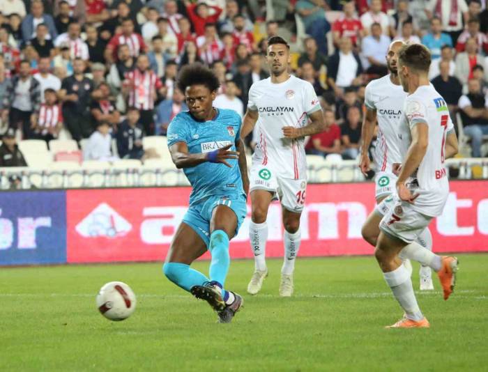 Trendyol Süper Lig: Ey Sivasspor: 1 - Antalyaspor: 1 (Maç Sonucu)