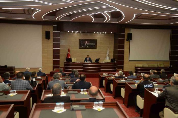 Vali Çiftçi Bürokratlarla Bir Araya Geldi