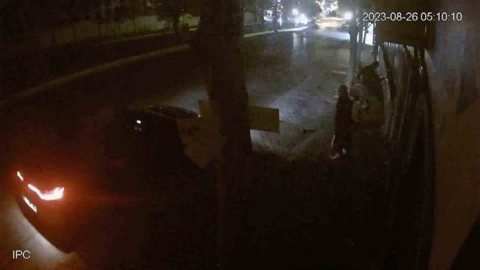 Esenyurt’ta 2 Şahıs İşyerini Kundakladı