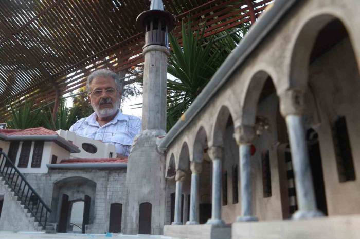 Depremin Yerle Bir Ettiği Enkaz Kentin Tarihi Eserlerinden Geriye Maketleri Kaldı