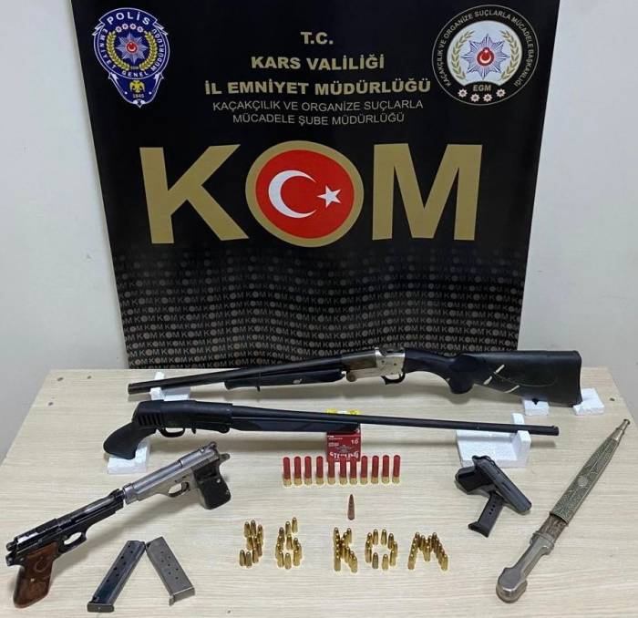 Kars’ta Çok Sayıda Silah Ele Geçirildi